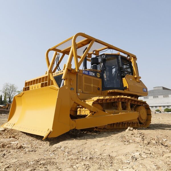 Бульдозер гусеничный SEM 816 D 131 кВт 8 т