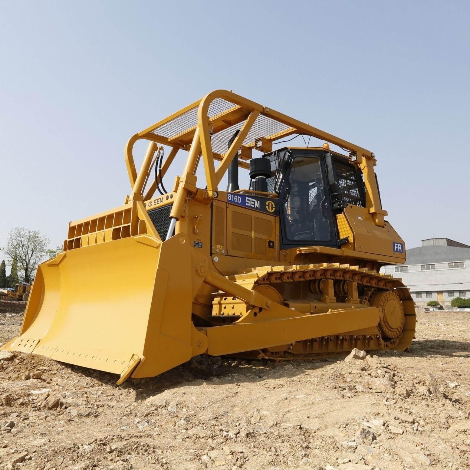 Бульдозер гусеничный SEM 816 D 131 кВт 8 т
