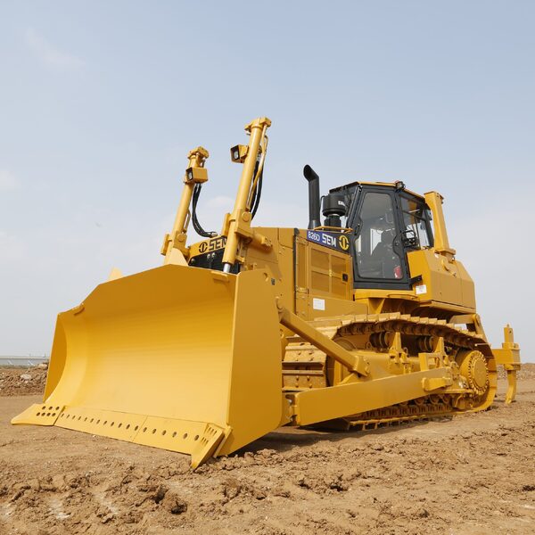 Бульдозер гусеничный SEM 826 D 260 л. с. 8 т